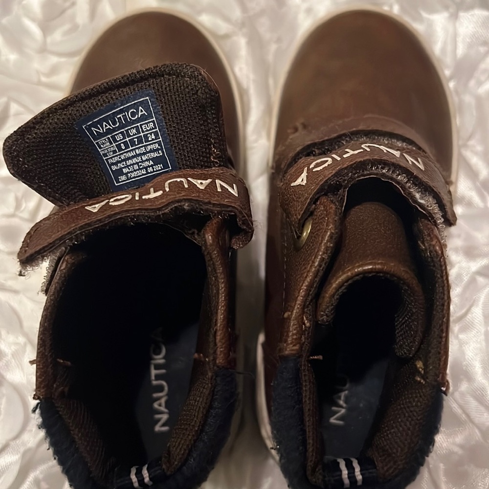 Gently used Nautica toddler boys shoes size 8